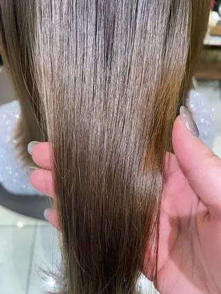 カラー 艶カラー まなか🌀のヘアスタイル