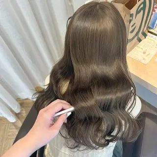 ロング カラー FRAME+なんば駅前店所属・砂野 真璃奈のヘアスタイル
