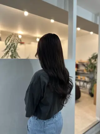 ロング TOMOMI /フロレゾンのヘアスタイル