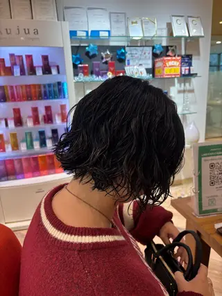 ショート パーマ ゆい/パーマ/レイヤ ー/似合わせカラーのヘアスタイル