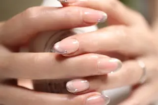 ネイル ママリンド　志村坂上店所属・しみ えんのネイルデザイン