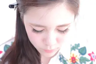 マツエク・マツパ 中野 里咲のヘアスタイル