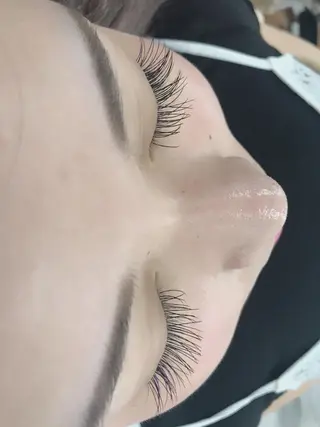 マツエク・マツパ 磧本 祐里恵のヘアスタイル