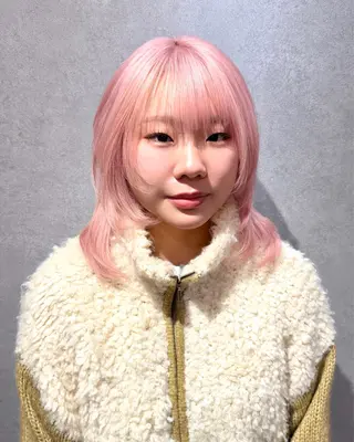 ミディアム カラー ハイトーン/ウルフ/ レイヤー/Asukaのヘアスタイル