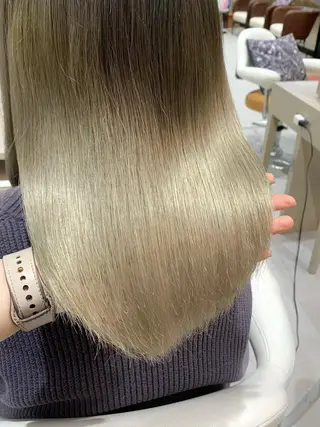 ロング カラー ヘアアレンジ 近藤千翔🩵 髪質改善Periodのエステ・リラクイメージ