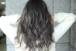 セミロング カラー 加藤 利基のヘアスタイル