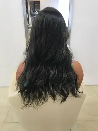 ロング カラー 浅岡 のどかのヘアスタイル