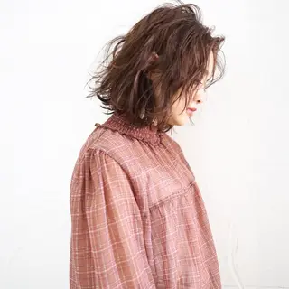 ミディアム カラー パーマ 髪質改善、癖毛直し 縮毛矯正が得意のヘアスタイル