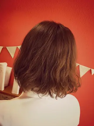 ショート カラー パーマ 房野 亜佑美のヘアスタイル