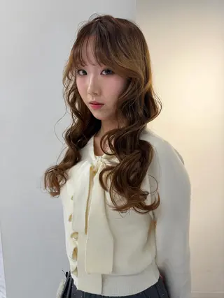 ロング カラー TATSUブリーチ/ ミルクティーベージュのヘアスタイル