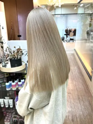 セミロング 艶髪ハイトーンカラー ☆MASAのヘアスタイル