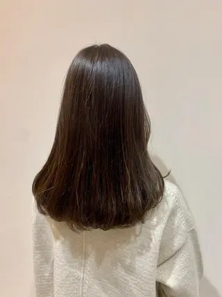 セミロング 🕊顔まわりカット ／インナーカラー🕊のヘアスタイル
