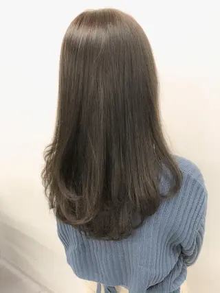 ロング ハイトーン×レイヤー カットTAKUMIのヘアスタイル