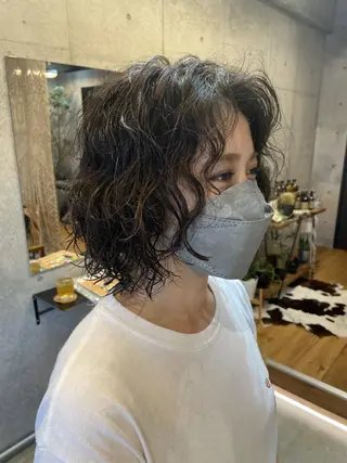 ミディアム パーマ 伊藤 玄のヘアスタイル