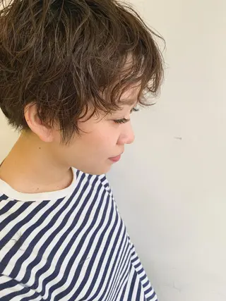 パーマ nuu所属・💜ショート💜 ウルフ、ボブ二色亜美のヘアスタイル