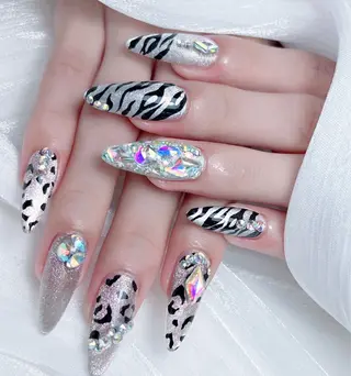 ネイル M🌷nail 長さだし専門店のネイルデザイン