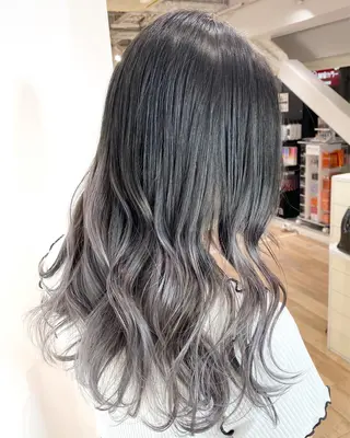 セミロング カラー  渡部 妃月のヘアスタイル