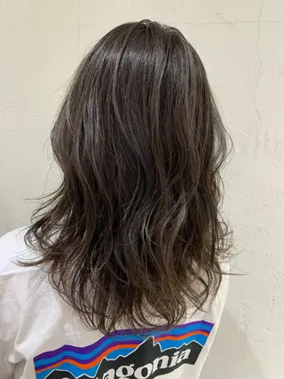 ミディアム カラー パーマ 韓国ヘア🇰🇷/ レイヤーカット✂︎のヘアスタイル