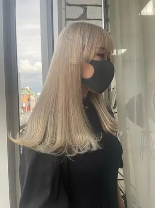 ロング カラー LUNTY NAMBA所属・艶ハイトーン👑♡ NATSUKIのヘアスタイル