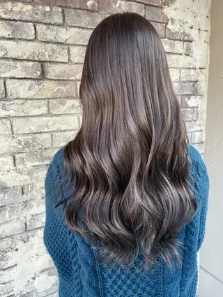 ロング カラー 野口 桃香のヘアスタイル