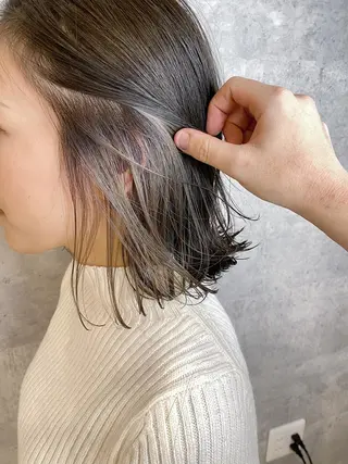 ミディアム カラー _WHITE 天王寺のヘアスタイル