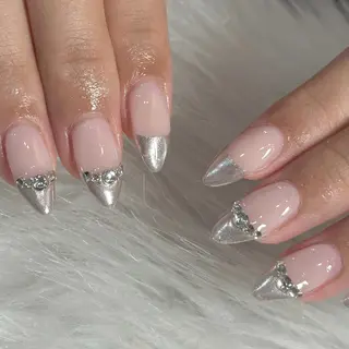 ネイル LAVISH nanamiのネイルデザイン