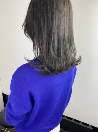 セミロング カラー FURUSHO所属・透明感カラー/ ツイスパ/小倉悠佑のヘアスタイル