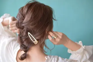 セミロング カラー ヘアアレンジ GLROW haruhiのヘアスタイル