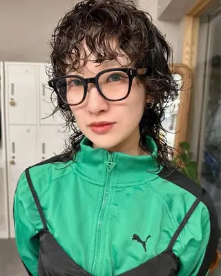 ミディアム パーマ ナチュラル・ハイトー ン🏆HINOKIのヘアスタイル