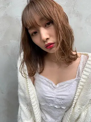 セミロング カラー 韓国レイヤー/ミルク ティー🟤高橋　暖のヘアスタイル