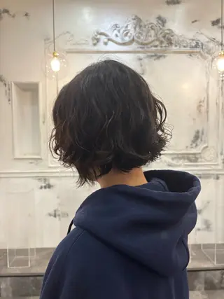 ショート パーマ comeghead 琴音のヘアスタイル