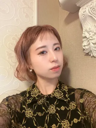 ショート カラー 丸山 愛万音のヘアスタイル