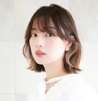 ミディアム 光石 季世のヘアスタイル