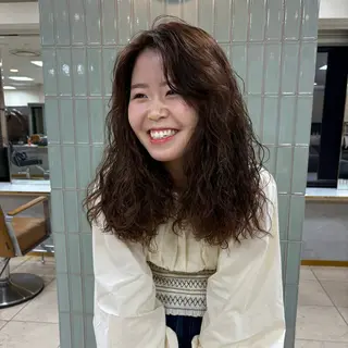 セミロング 八木 唯菜のヘアスタイル