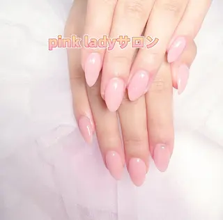 ネイル pink ladyサロン所属・べ にのネイルデザイン