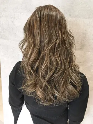 セミロング Bear(ベア)所属・KYOKO 【Bear】のヘアスタイル