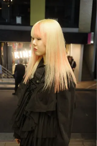 ロング カラー ハイトーンカラー ⭐️NAZUNAのヘアスタイル