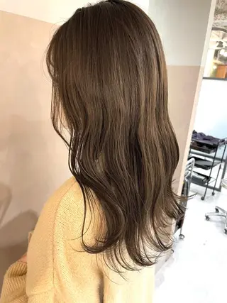 セミロング カラー レイヤー　べージュ 白石研太のヘアスタイル
