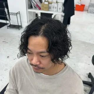 ミディアム パーマ メンズ 柏メンズカットパーマ NO.1タイチのヘアスタイル