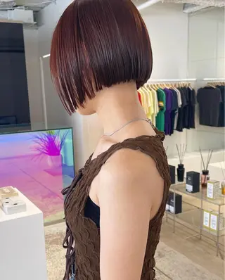 ショート oma　袮次金 鈴香のヘアスタイル