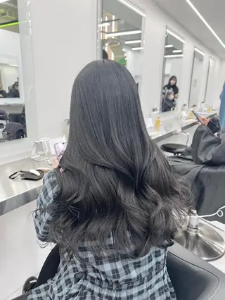 カラー 🪞THEATER 表参道店🩰のヘアスタイル