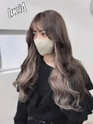 カラー ロング ヘアアレンジ エクステ LuciAのヘアスタイル
