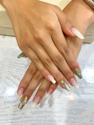 ネイル Nest 岩崎のネイルデザイン