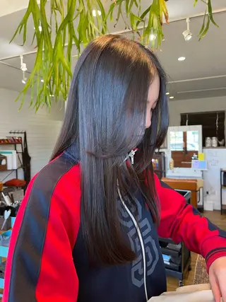 ロング 川上 梨乃のヘアスタイル