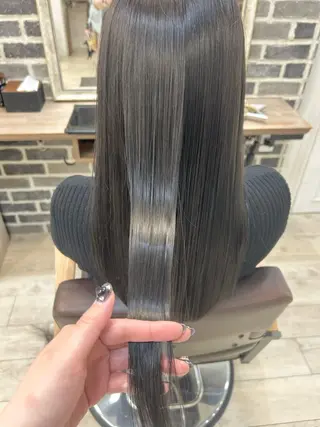 ロング カラー 林 美佑のヘアスタイル