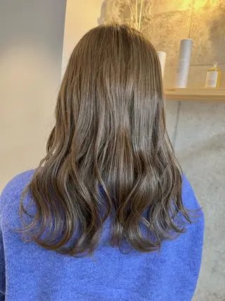 セミロング カラー ハイトーンカラ ー/小川のヘアスタイル