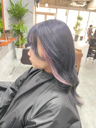 セミロング andKおもろまち店 艶ダブルカラー✨のヘアスタイル