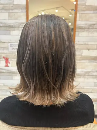 カラー elmo.所属・木庭 愛莉のヘアスタイル