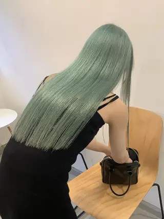 ロング カラー ブリーチカラーが人気 onnuのヘアスタイル