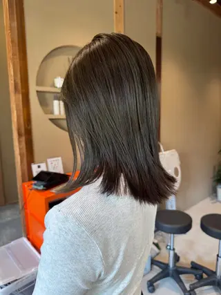 ミディアム 似合わせカット / 地毛風ストレートのヘアスタイル